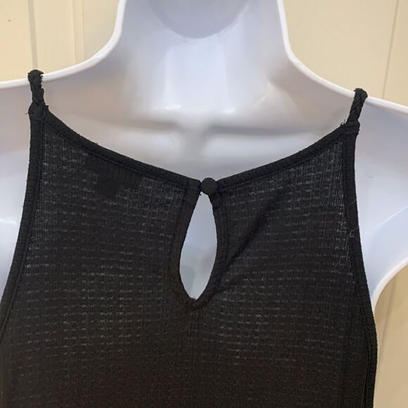 Torrid Size 3  Black Sleeveless Crotchet Front Tank Top Button Keyhole Back Used - Picture 6 of 9
